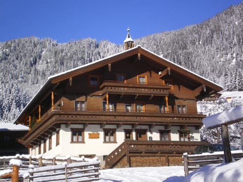 Property building, Winter