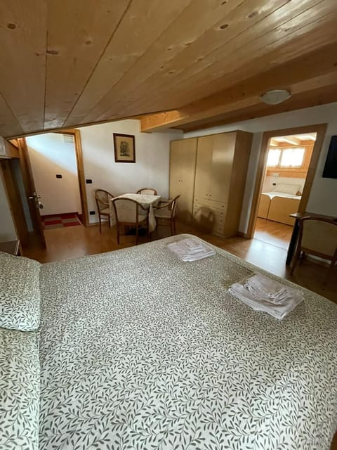 Ambassador Rooms in Bormio, SOLO CAMERA SENZA COLAZIONE Bed and Breakfast in Bormio