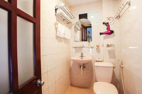 Phuong Trang Hotel Hostel in Hanoi