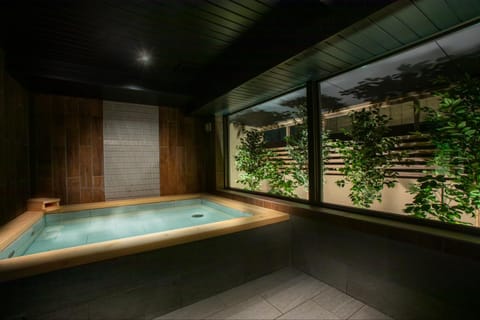 Hot Spring Bath, Hot Tub