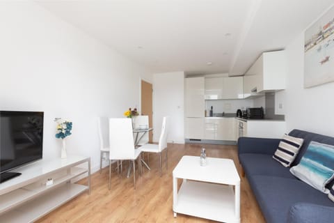 Skyvillion - COZY APARTMENTS in Enfield Town With Free Parking & Wifi Apartamento in Enfield