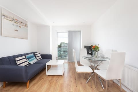 Skyvillion - COZY APARTMENTS in Enfield Town With Free Parking & Wifi Appartement in Enfield