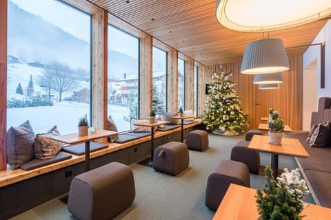 Winter, Seating area