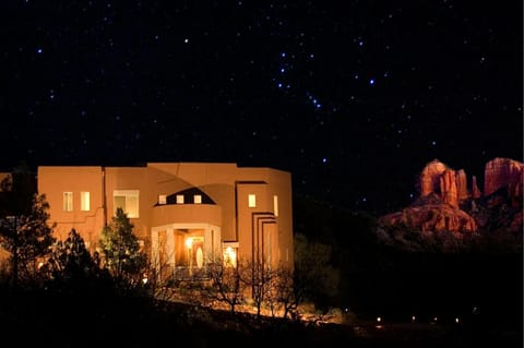 Property building, Facade/entrance, Night, Natural landscape, Landmark view