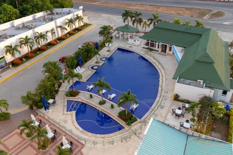 Bird's eye view, Swimming pool