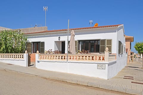 Blanca House Maison in Son Serra de Marina