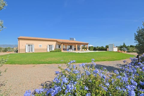 Facade/entrance, Garden