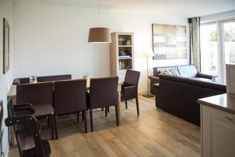 Weidevilla XXL Apartment in Friesland, Netherlands