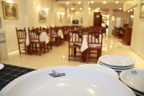 Restaurant/places to eat, Lounge or bar, Banquet/Function facilities