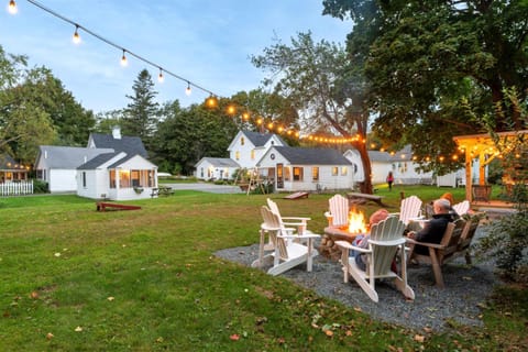 Bar Harbor Cottages & Suites House in Salsbury Cove