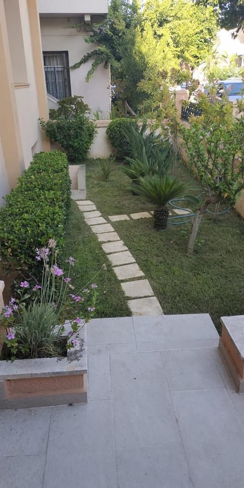 Facade/entrance, Garden