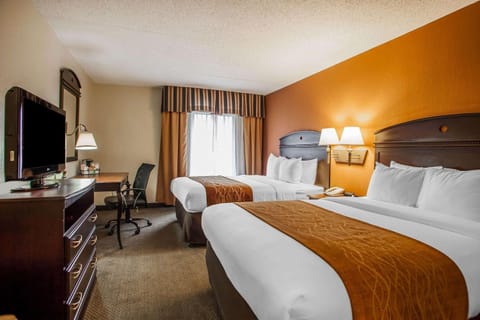 Comfort Inn & Suites Somerset - New Brunswick Hotel in Franklin Township