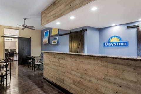Days Inn & Suites by Wyndham Lodi Hotel in Lodi