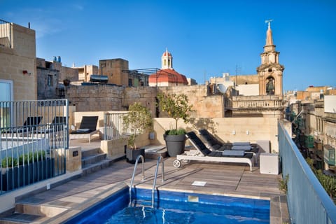 City view, Pool view, Swimming pool