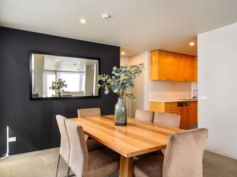 Snow Stream 2 Bedroom and loft with gas fire balcony and garage parking Chalet in Thredbo