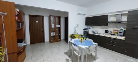 Kitchen or kitchenette, Lobby or reception, Photo of the whole room, Italian breakfast