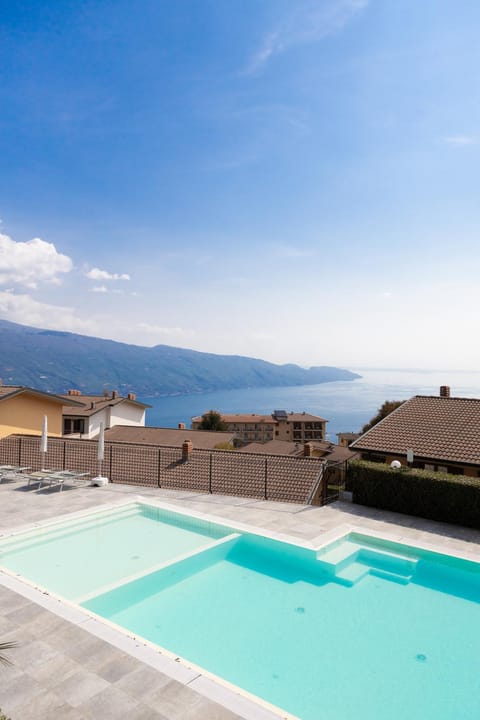 Lake view, Lake view, Mountain view, Mountain view, Swimming pool