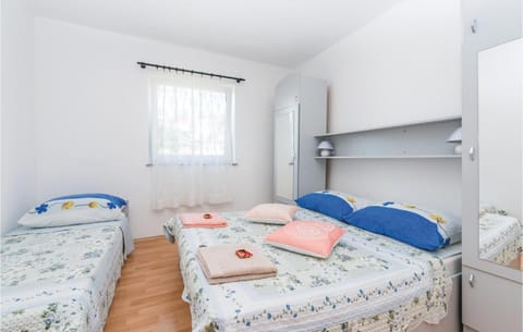 Lovely Apartment In Vidalici With Kitchen Condo in Novalja