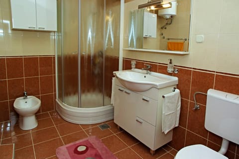 Shower, Toilet, Bathroom