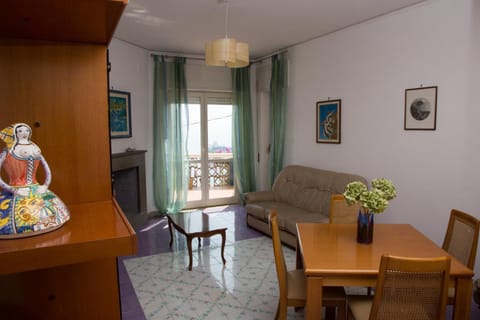 Bouganville & Sea Condo in Amalfi