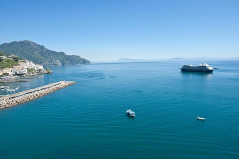 Bouganville & Sea Condo in Amalfi
