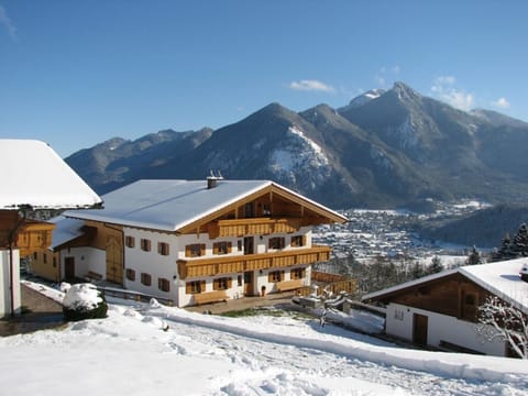 Hacher Josef - Bergpanorama Ferienwohnungen | Chiemgau Karte Apartment in Grassau