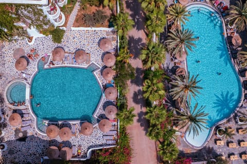 Bird's eye view, Pool view