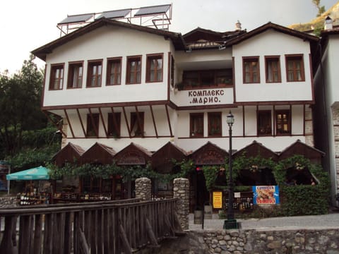 Property building, Facade/entrance