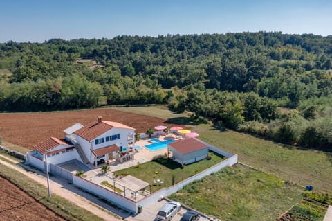 Property building, Natural landscape, Summer, Swimming pool