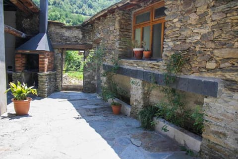 Casa Xaupi 1 Apartment in Pallars Jussà