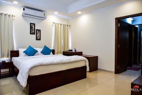 SKYLA Service Apartment Road No.10 Banjara Hills Near Indo-American Hospital Condo in Hyderabad