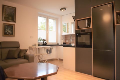 Kitchen or kitchenette, Seating area