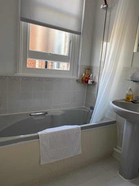 The Wentworth Guest House Bed and Breakfast in Paignton