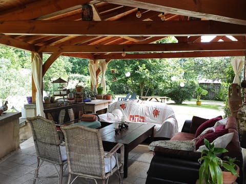 Maison de charme, piscine naturelle Dordogne Périgord Haus in Occitanie