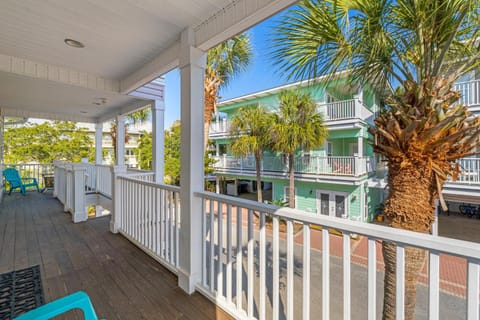 View (from property/room), Balcony/Terrace, Seating area