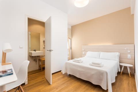 Hostal Jume - Urban Rooms Bed and Breakfast in Mahón