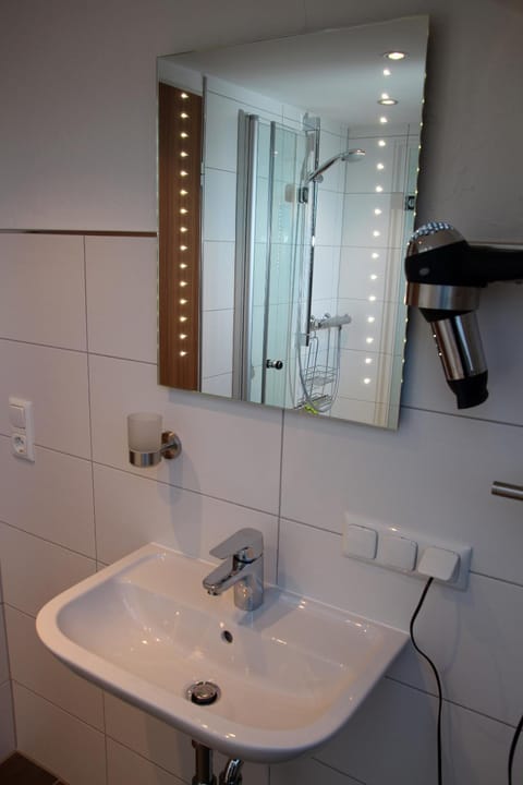 Bathroom, Photo of the whole room