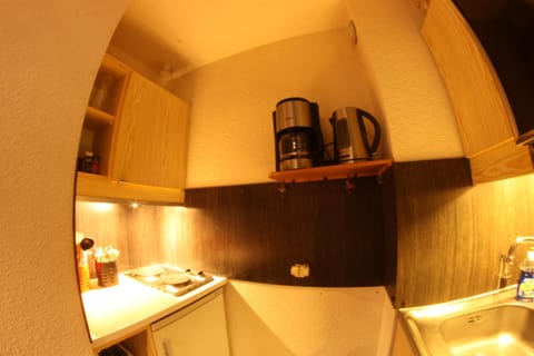 Coffee/tea facilities, Kitchen or kitchenette