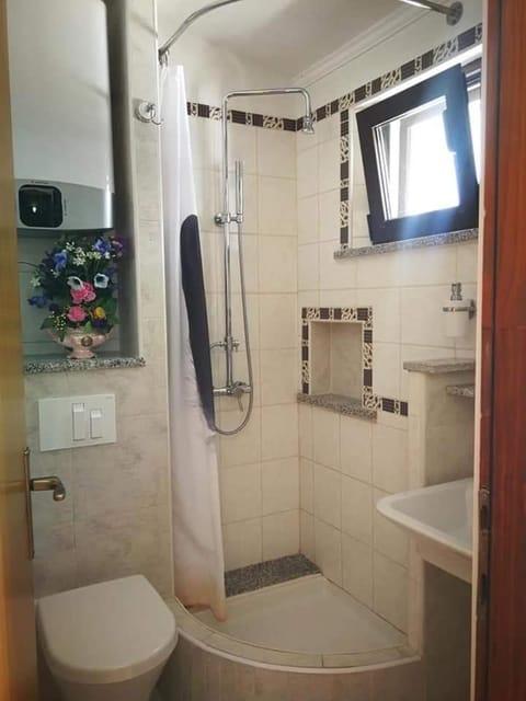 Shower, Toilet, Bathroom