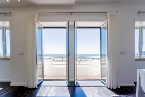 Balcony/Terrace, Living room, Beach, Sea view