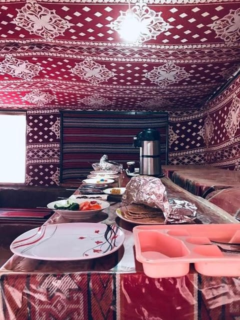 wadi rum traditional camp Campingplatz /
Wohnmobil-Resort in South District