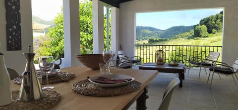 Property building, Natural landscape, Garden, Balcony/Terrace, Balcony/Terrace, Seating area, Dining area, Guests, Garden view, Mountain view, Mountain view, Area and facilities, Sports
