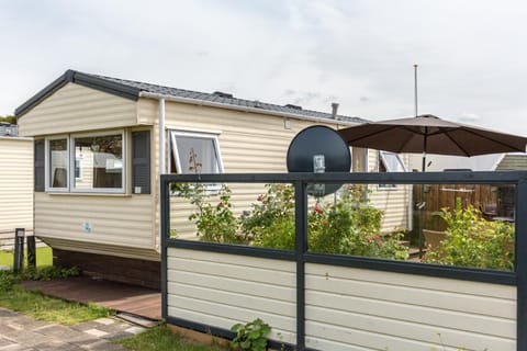 CHALETS IN THE DUNES nearby the beach Chalet in North Holland (province)