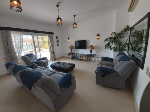 Rent Charming Villa in El Gouna with Private Heated Pool for FAMILIES Villa in Hurghada