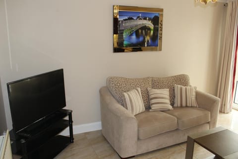 Wild Atlantic Accommodation 2G Orchard Crescent Apartment in Letterkenny