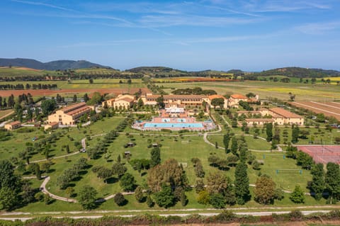 Nearby landmark, Day, Natural landscape, Bird's eye view, Pool view, Swimming pool