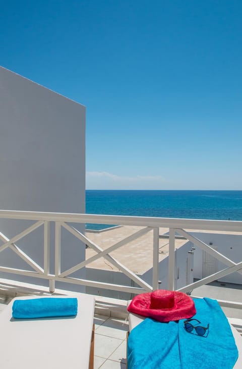 Golden Milos Beach Hotel in Milos