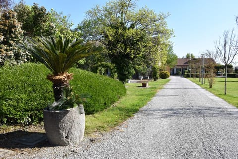 Facade/entrance, Garden, Garden, View (from property/room), Garden view