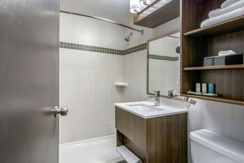 Bathroom, Photo of the whole room, On site