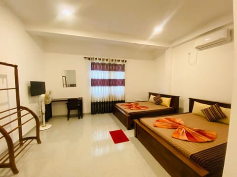 Optimum Residencies Bed and breakfast in Negombo